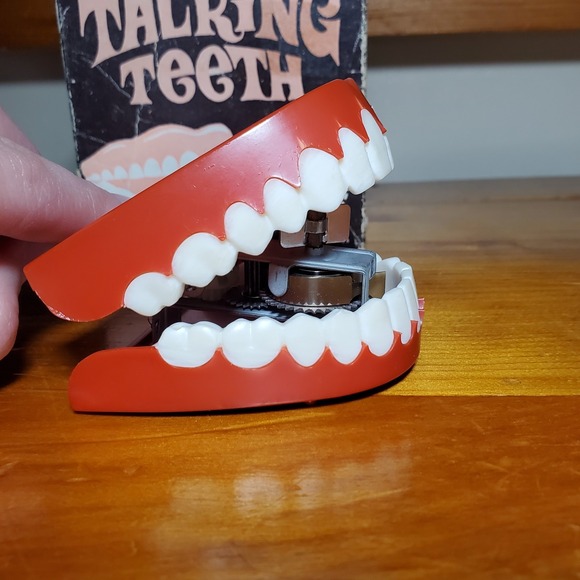 Fishlove & Co Wind-Up Talking Teeth w/Original Box (No Key) US Vintage‎ 1970 - Picture 3 of 13